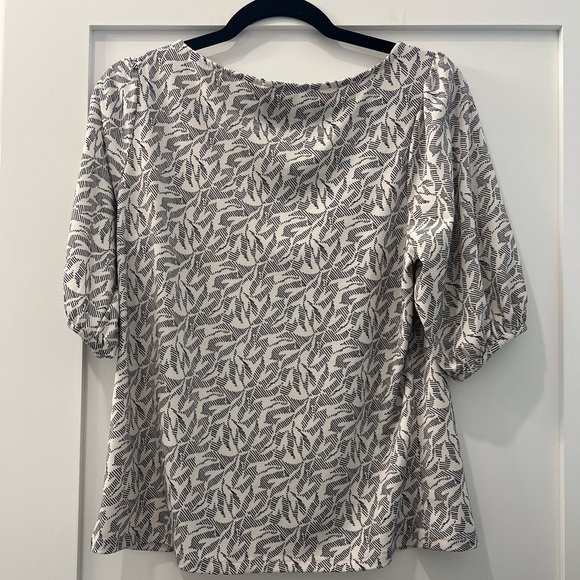 H&M women’s blouse - Picture 2 of 4